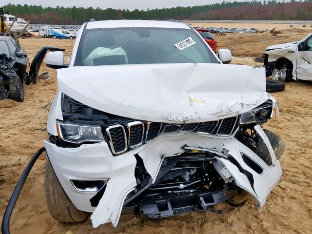 1C4RJEAG7JC402630 - 2018 JEEP GRAND CHER WHITE photo 9