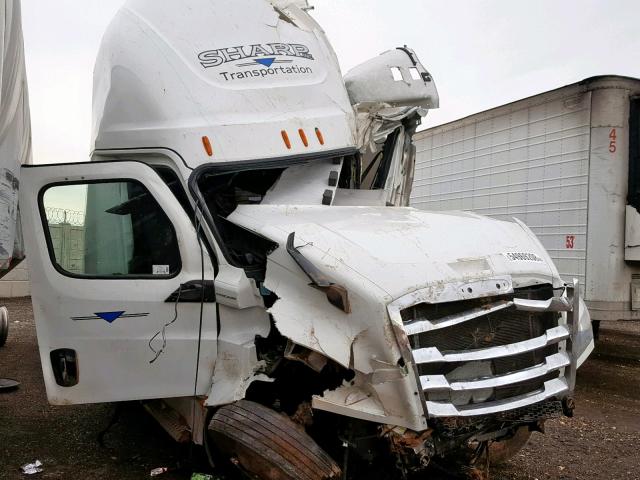 3AKJHHDR2JSJX0118 - 2018 FREIGHTLINER CASCADIA 1 WHITE photo 1