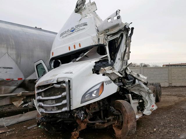 3AKJHHDR2JSJX0118 - 2018 FREIGHTLINER CASCADIA 1 WHITE photo 2