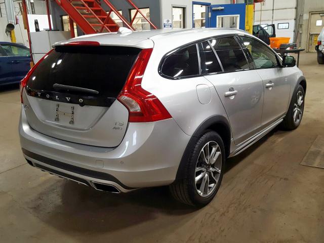 YV4612HKXF1001388 - 2015 VOLVO V60 CROSS SILVER photo 4