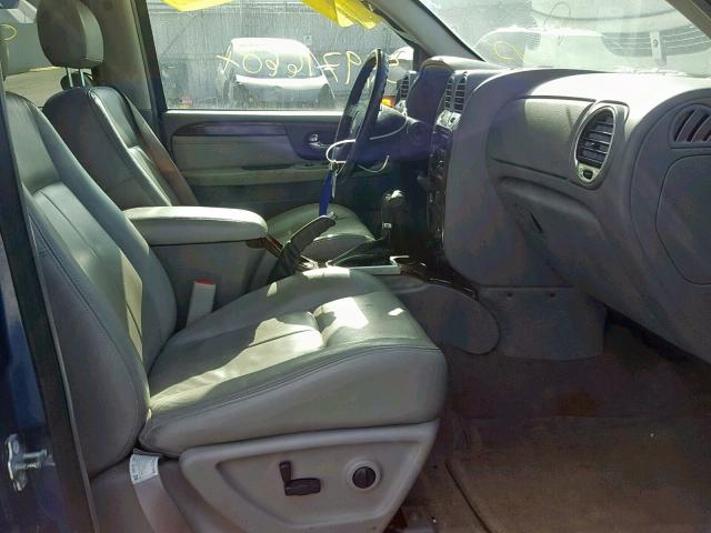 1GKET16M556196796 - 2005 GMC ENVOY XL BLUE photo 5