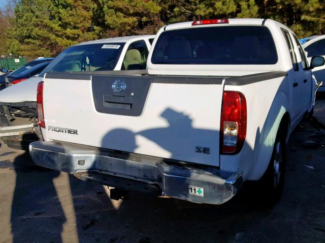 1N6AD07UX8C410734 - 2008 NISSAN FRONTIER C WHITE photo 4