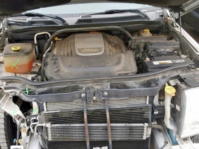 1J8HH58226C247650 - 2006 JEEP COMMANDER SILVER photo 7