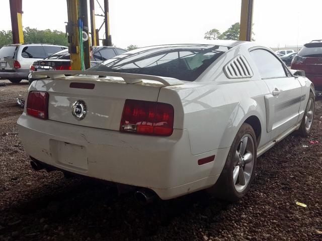 1ZVHT82H795105448 - 2009 FORD MUSTANG GT WHITE photo 4