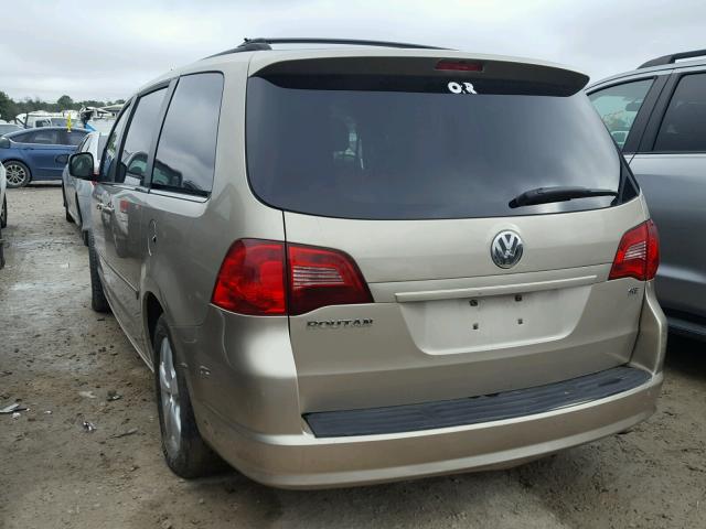 2V8HW34189R501344 - 2009 VOLKSWAGEN ROUTAN SE BROWN photo 3