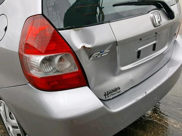 JHMGD38498S054794 - 2008 HONDA FIT SILVER photo 9