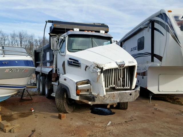 5KKMAXDV6HPJD7471 - 2017 WESTERN STAR/AUTO CAR CONVENTION WHITE photo 1