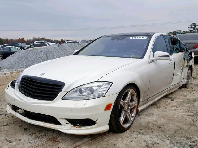 WDDNG7BB5AA290603 - 2010 MERCEDES-BENZ S 550 WHITE photo 2