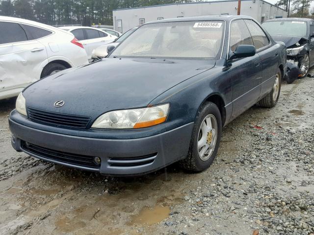 JT8VK13T8N0073456 - 1992 LEXUS ES 300 GREEN photo 2