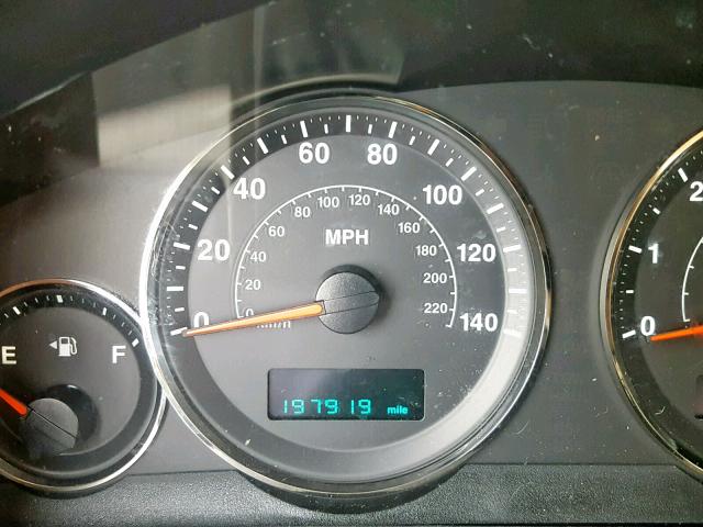 1J8HG58N26C139056 - 2006 JEEP COMMANDER SILVER photo 8