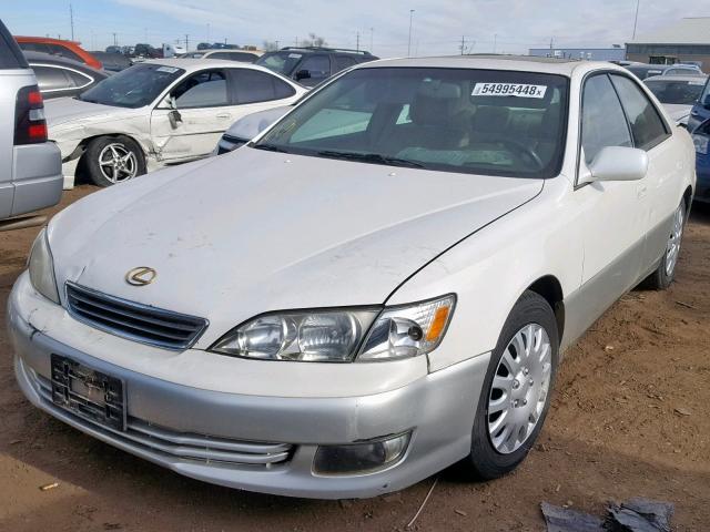 JT8BF28G3Y0264375 - 2000 LEXUS ES 300 WHITE photo 2