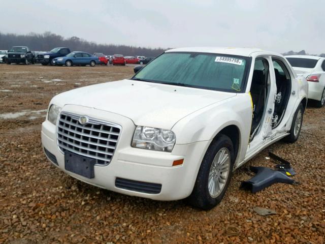 2C3KA43D79H625049 - 2009 CHRYSLER 300 LX WHITE photo 2