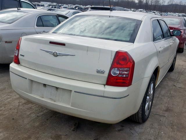 2C3KK53G08H163283 - 2008 CHRYSLER 300 TOURIN WHITE photo 4