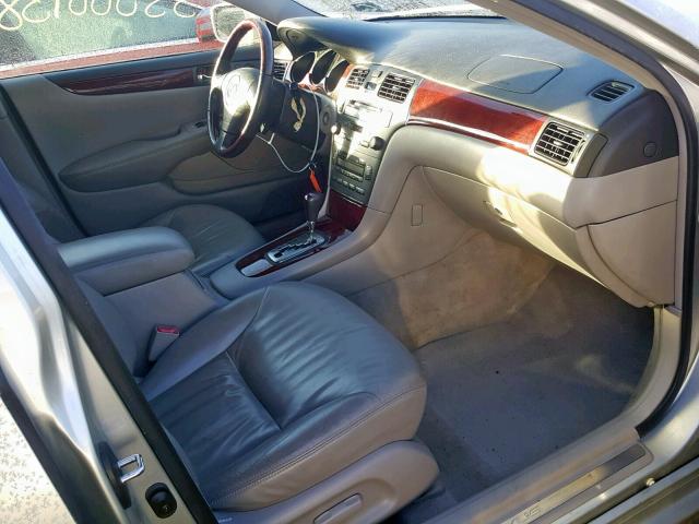 JTHBF30GX20039590 - 2002 LEXUS ES 300 SILVER photo 5