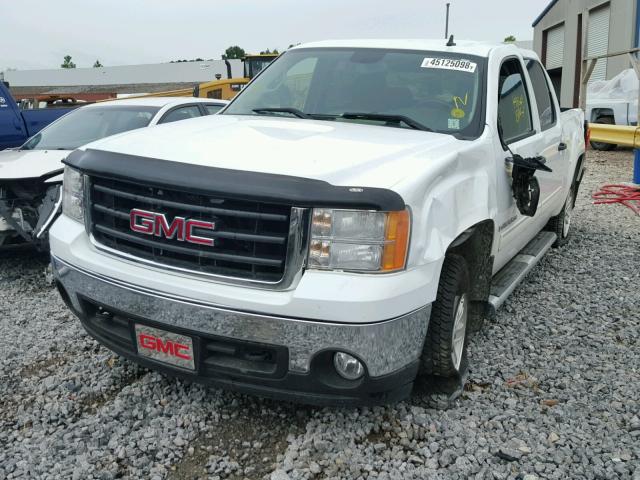 3GTEK13M57G520785 - 2007 GMC NEW SIERRA WHITE photo 2