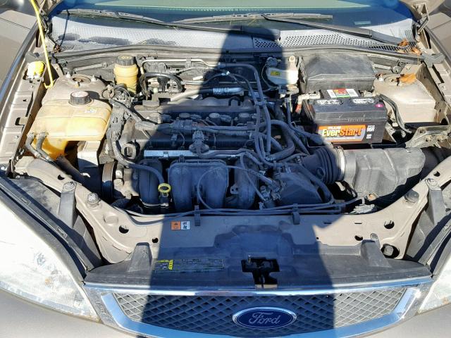 1FAFP34N25W170674 - 2005 FORD FOCUS ZX4 TAN photo 7