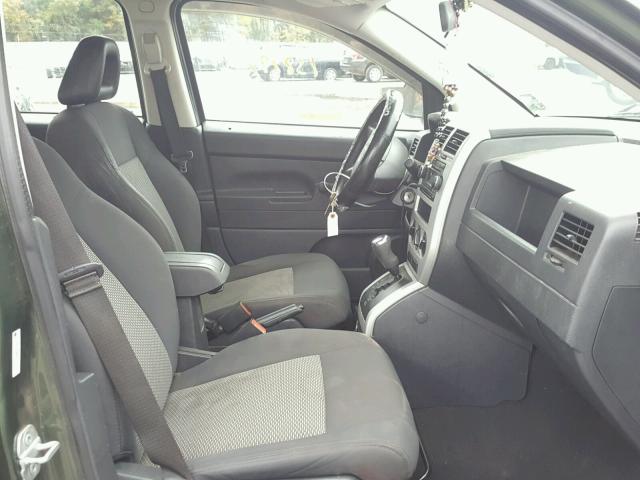 1J8FT47038D691911 - 2008 JEEP COMPASS SP მწვანე ფოტო 5