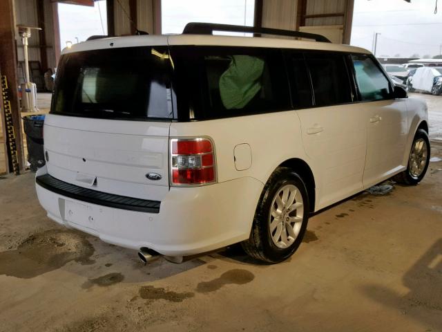 2FMGK5B85HBA01711 - 2017 FORD FLEX SE WHITE photo 4