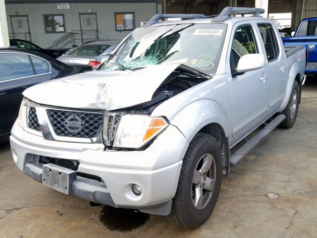 1N6AD07U18C418186 - 2008 NISSAN FRONTIER C SILVER photo 2