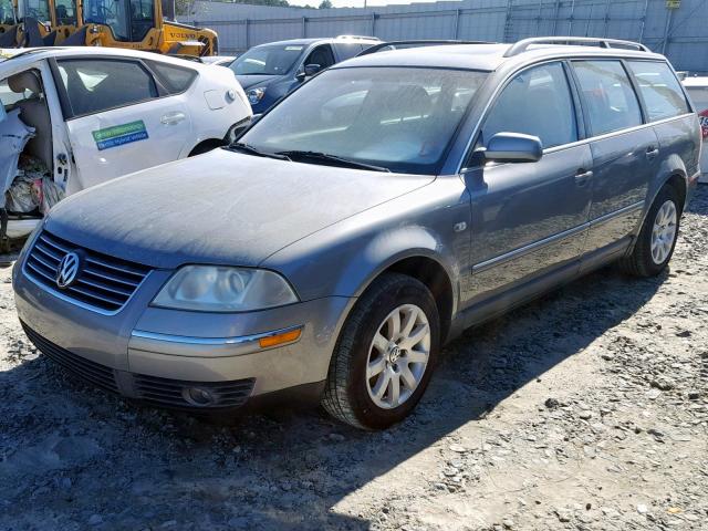 WVWVD63B12E021990 - 2002 VOLKSWAGEN PASSAT GLS GRAY photo 2