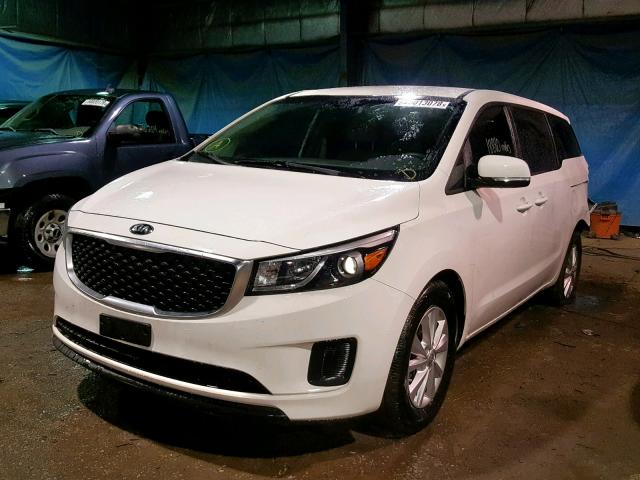 KNDMA5C10H6283508 - 2017 KIA SEDONA L WHITE photo 2