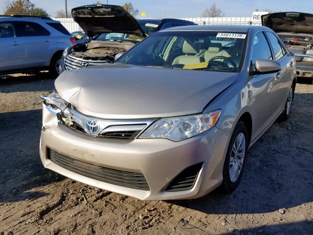 4T1BD1FK5EU107830 - 2014 TOYOTA CAMRY HYBR SILVER photo 2