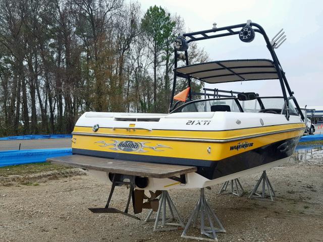 MB2T7264H304 - 2004 MALI WAKESETTER TWO TONE photo 3