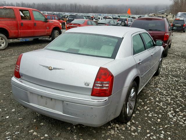 2C3JA63H95H626241 - 2005 CHRYSLER 300C SILVER photo 4