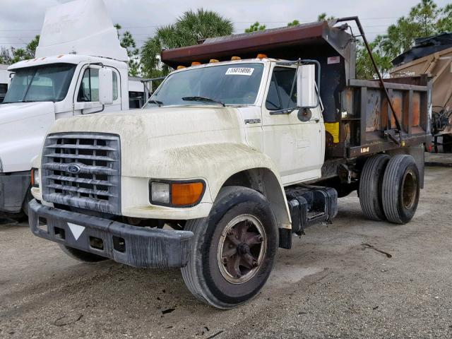 1FDNF70J9WVA10118 - 1998 FORD F700 WHITE photo 2