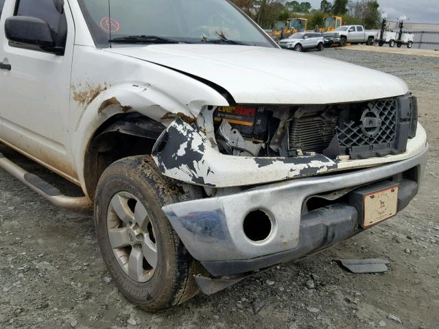 1N6AD07UX9C400836 - 2009 NISSAN FRONTIER C WHITE photo 9