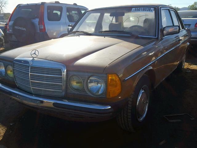 WDB12312204375 - 1980 MERCEDES-BENZ 240D TAN photo 2