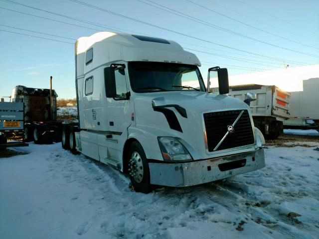 4V4NC9EJ4BN532607 - 2011 VOLVO VN VNL WHITE photo 1