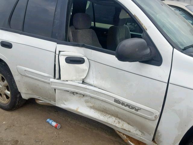 1GKDT13S742449654 - 2004 GMC ENVOY WHITE photo 9