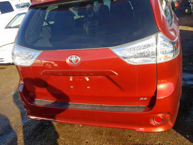 5TDXZ3DC7JS909586 - 2018 TOYOTA SIENNA SE BURGUNDY photo 9