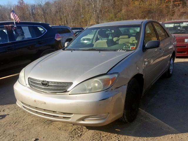 4T1BE32K62U517160 - 2002 TOYOTA CAMRY LE BEIGE photo 2