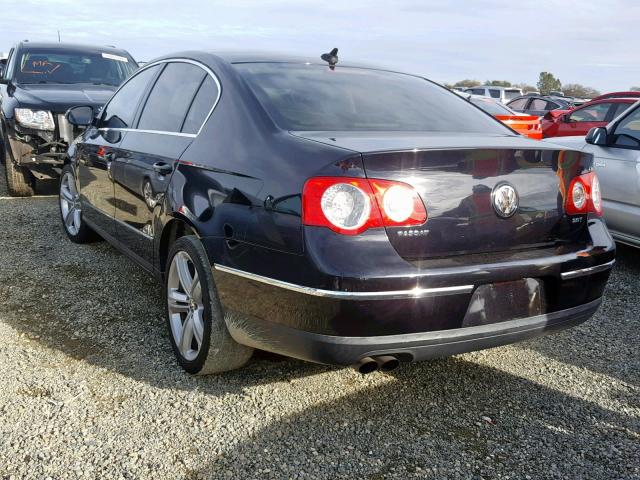 WVWJM7AN1AE082840 - 2010 VOLKSWAGEN PASSAT KOM BLACK photo 3