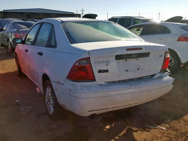 1FAFP34N67W237490 - 2007 FORD FOCUS ZX4 WHITE photo 3