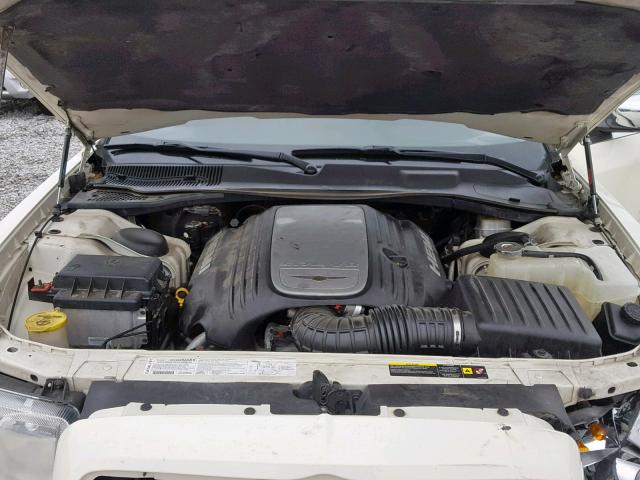 2C3AA63H65H653994 - 2005 CHRYSLER 300C CREAM photo 7