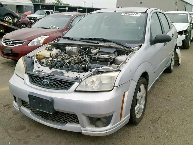 1FAFP34N47W305642 - 2007 FORD FOCUS ZX4 SILVER photo 2