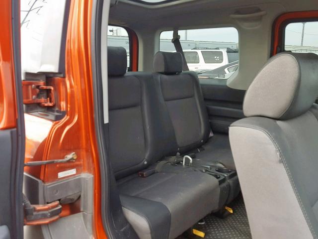 5J6YH28634L015672 - 2004 HONDA ELEMENT EX ORANGE photo 6