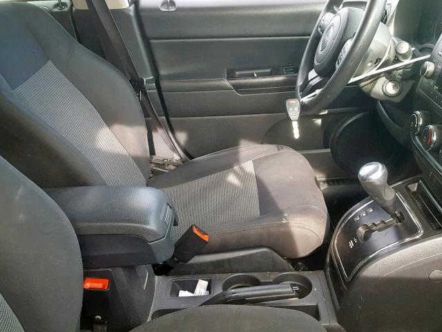 1C4NJCBB4FD192026 - 2015 JEEP COMPASS SP შავი ფოტო 5