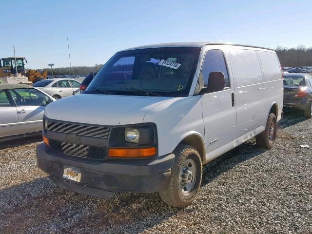 1GCHG35U331192931 - 2003 CHEVROLET EXPRESS G3 WHITE photo 2