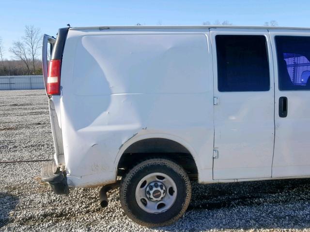 1GCHG35U331192931 - 2003 CHEVROLET EXPRESS G3 WHITE photo 9