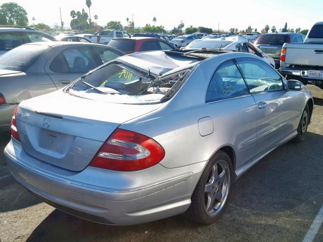 WDBTJ75J84F092352 - 2004 MERCEDES-BENZ CLK 500 SILVER photo 4