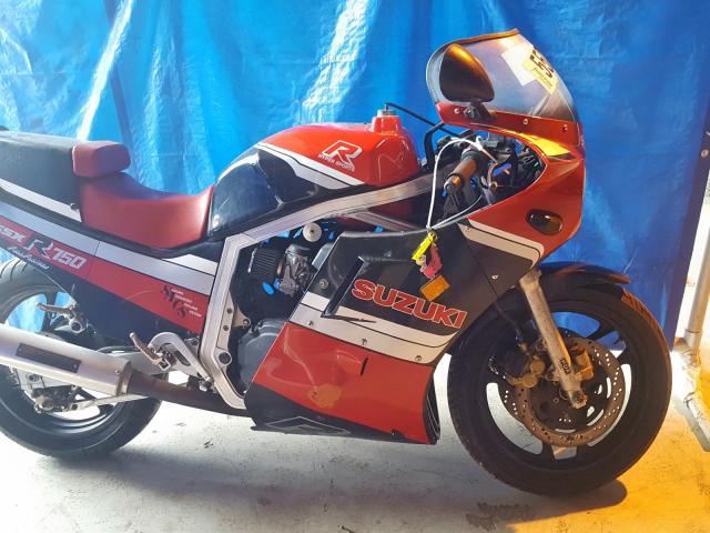 JS1GR75A7G2107702 - 1986 SUZUKI GSX-R750 RED photo 5