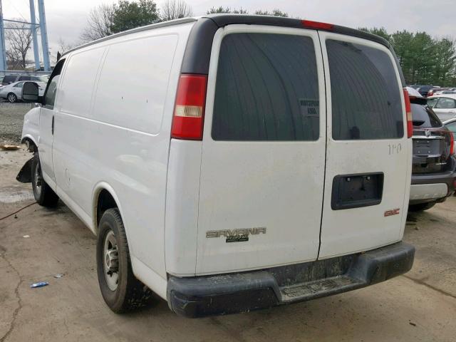 1GTHG35K981175797 - 2008 GMC SAVANA G35 WHITE photo 3