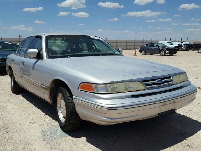 2FALP74W1VX146129 - 1997 FORD CROWN VICT SILVER photo 1