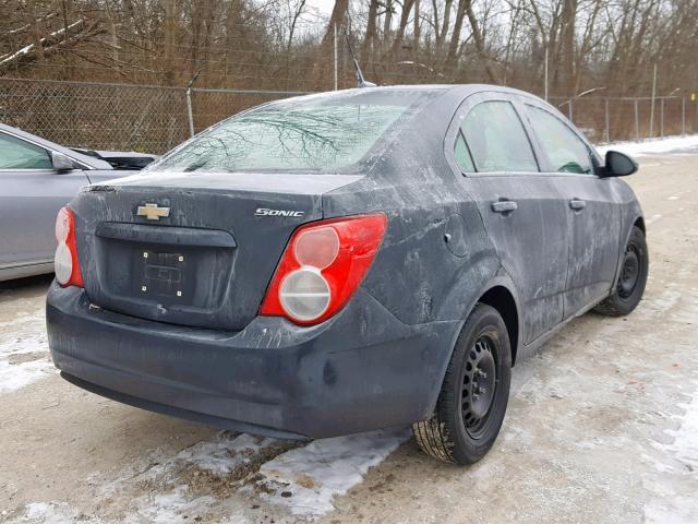 1G1JA5SH6D4213575 - 2013 CHEVROLET SONIC LS 灰色 照片 4