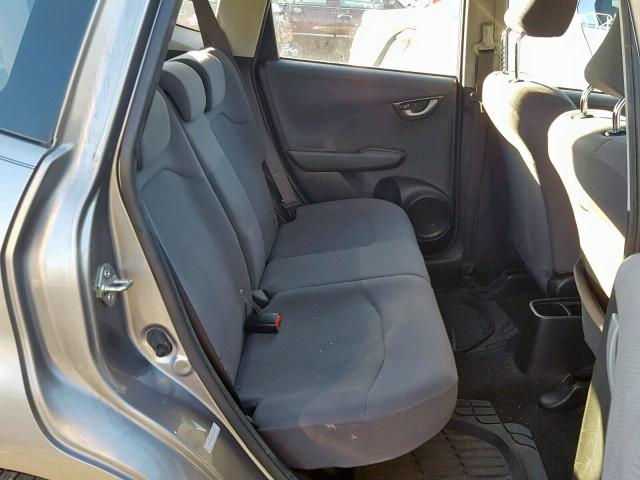 JHMGE88229S038477 - 2009 HONDA FIT GRAY photo 6