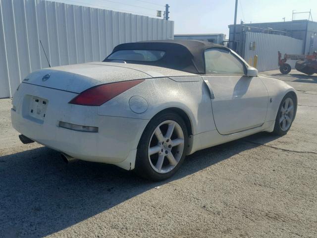 JN1AZ36A65M755524 - 2005 NISSAN 350Z ROADS WHITE photo 4